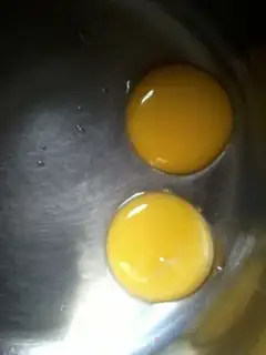Make Old chicken cake step 1