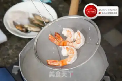 Make Thai seafood salad step 2