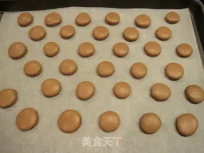 Make Chocolate Macalon step 11