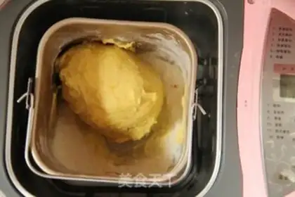 Make Rose buns step 5