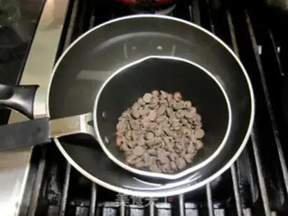 Make Chocolate Macalon step 13