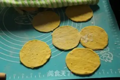 Make Rose buns step 7