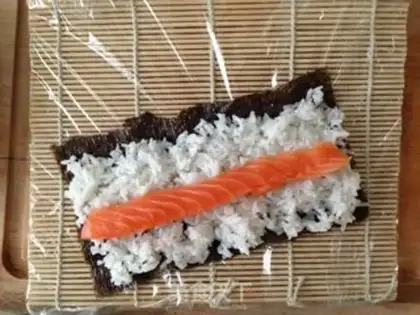 Make Sushi salmon step 3