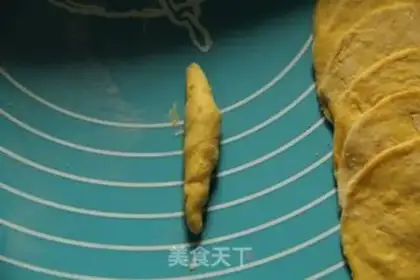 Make Rose buns step 10