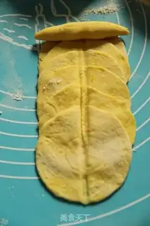 Make Rose buns step 11