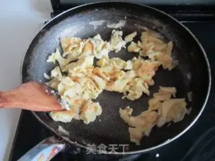 Make Autumn fried eggs step 4