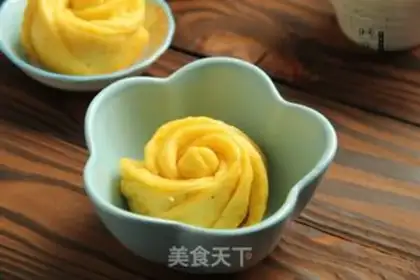 Make Rose buns step 16