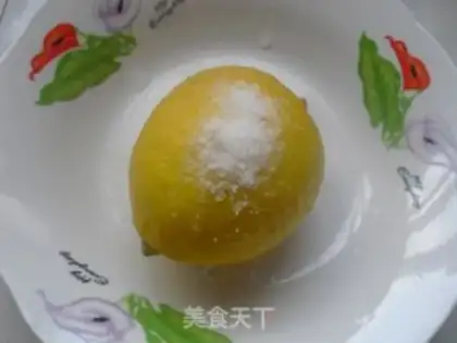 Make Lemon honey tea step 1
