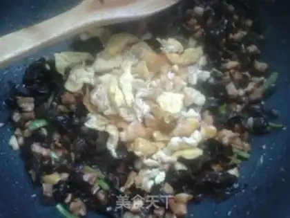 Make Black-muck mushroom noodles step 9