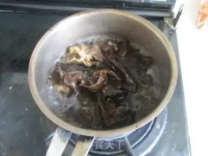 Make Blackwood twirls step 3