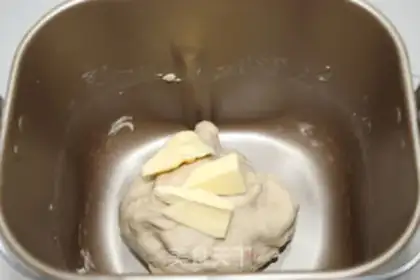 Make Pineapple flipping red sugar bread step 1
