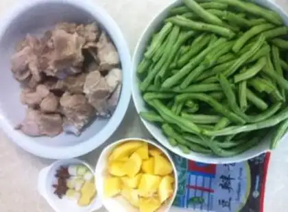 Make A bean horn with spinal sauce step 0
