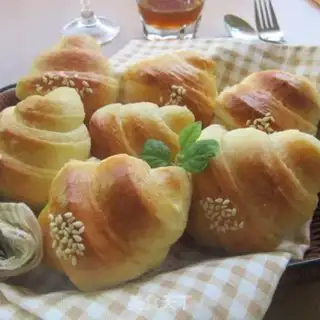 Make Buffalo croissants step 7