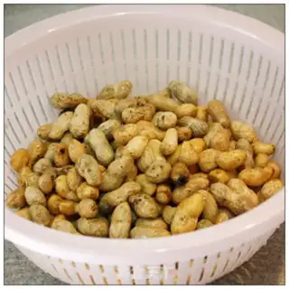 Make Boiled peanuts step 1