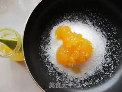 Make Pineapple horseshoes step 1