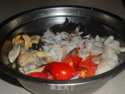 Make Five-colour seafood salad step 1
