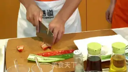 Make Shrimp ball from the pond step 1