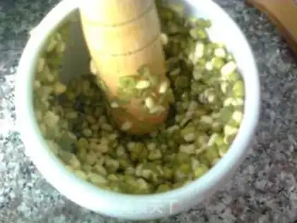 Make Pure green bean cake step 1
