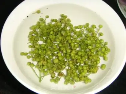 Make Homemade green pepper oil step 1