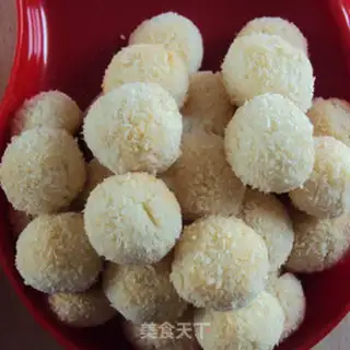 Make Protein coconut ball step 4