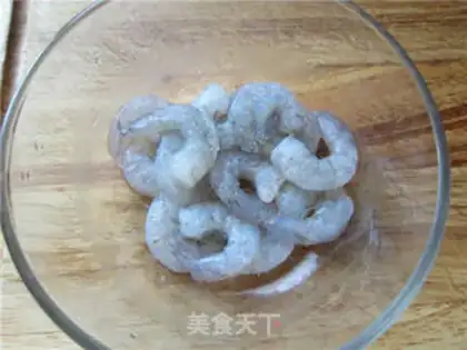 Make Crayfish salad noodles step 6