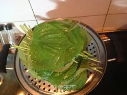 Make Spicy sushi leaves step 1