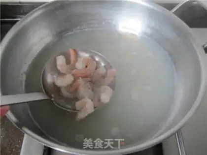 Make Crayfish salad noodles step 9
