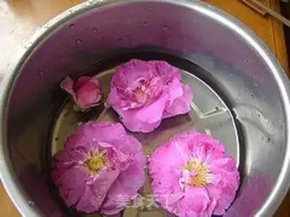 Make Homemade rose sauce step 0