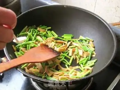 Make Garlic soy sauce step 5