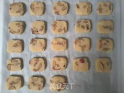 Make Red-tree cookies step 8