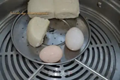 Make A purple egg egg salad step 1