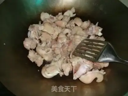 Make The feet of a soybeans pig step 2