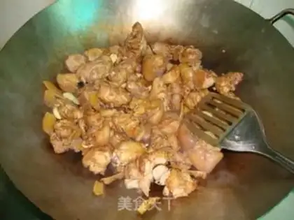 Make The feet of a soybeans pig step 3
