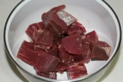 Make Black pepper apple beef step 2