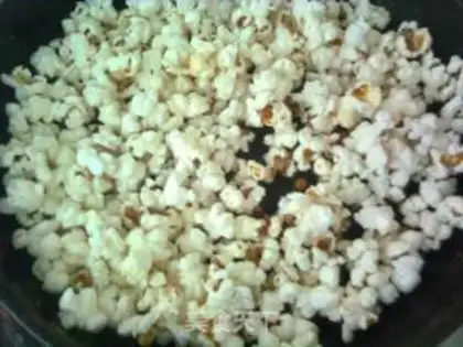 Make Caramel milk and popcorn step 3