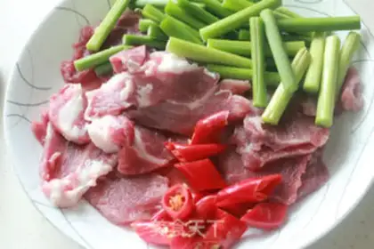 Make Garlic fried meat step 0