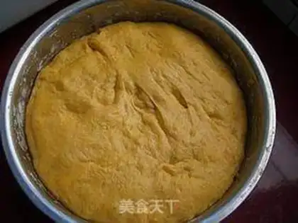 Make Pumpkin-tree-bread step 4