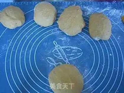 Make Pumpkin-tree-bread step 5