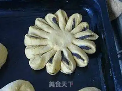 Make Pumpkin-tree-bread step 9