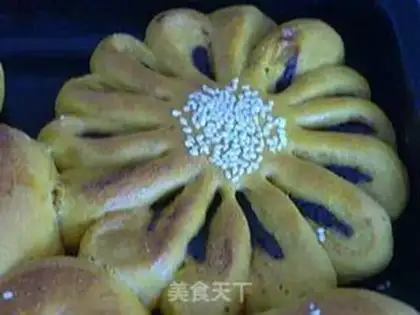 Make Pumpkin-tree-bread step 10