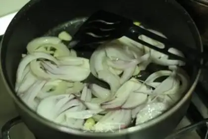 Make Black pepper apple beef step 13