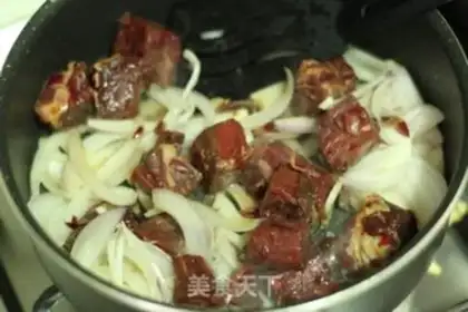 Make Black pepper apple beef step 14