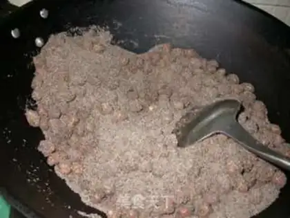 Make Salted peanut rice step 1