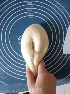 Make Sesame cream rolls step 6