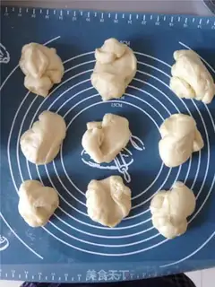 Make Sesame cream rolls step 13