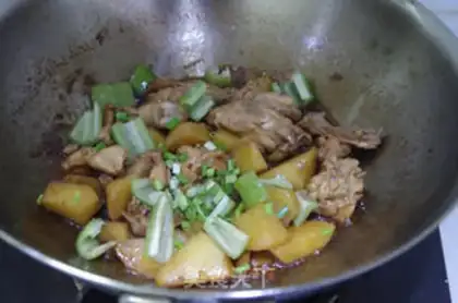 Make Red-hot potato chicken rice step 9