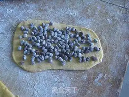 Make Pumpkin bean buns step 5