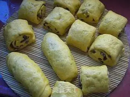 Make Pumpkin bean buns step 8