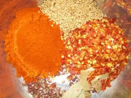 Make Homemade red oil step 0