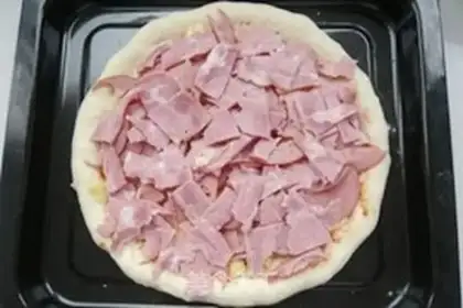 Make Bacon ham pizza step 7